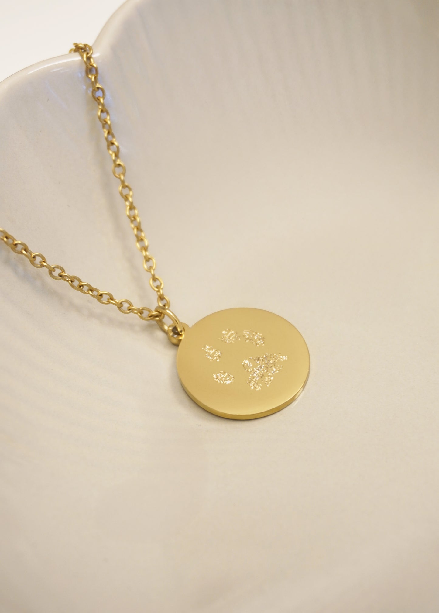 Paw print necklace | 18K gold vermeil